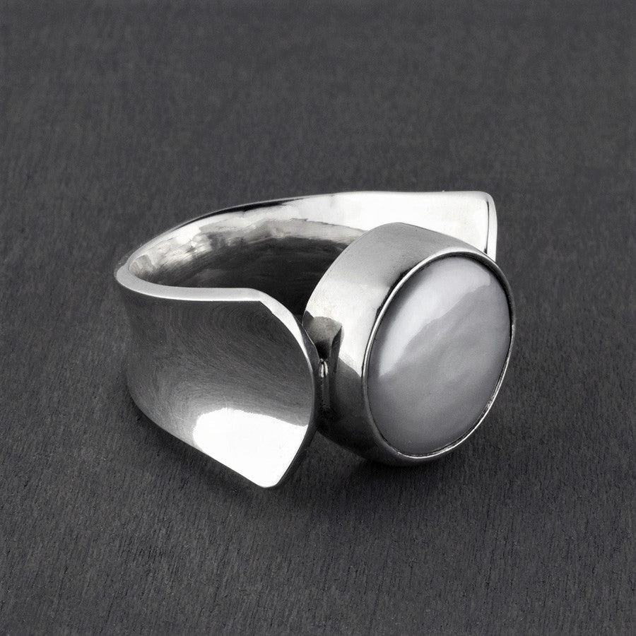 sterling silver and pearl ring