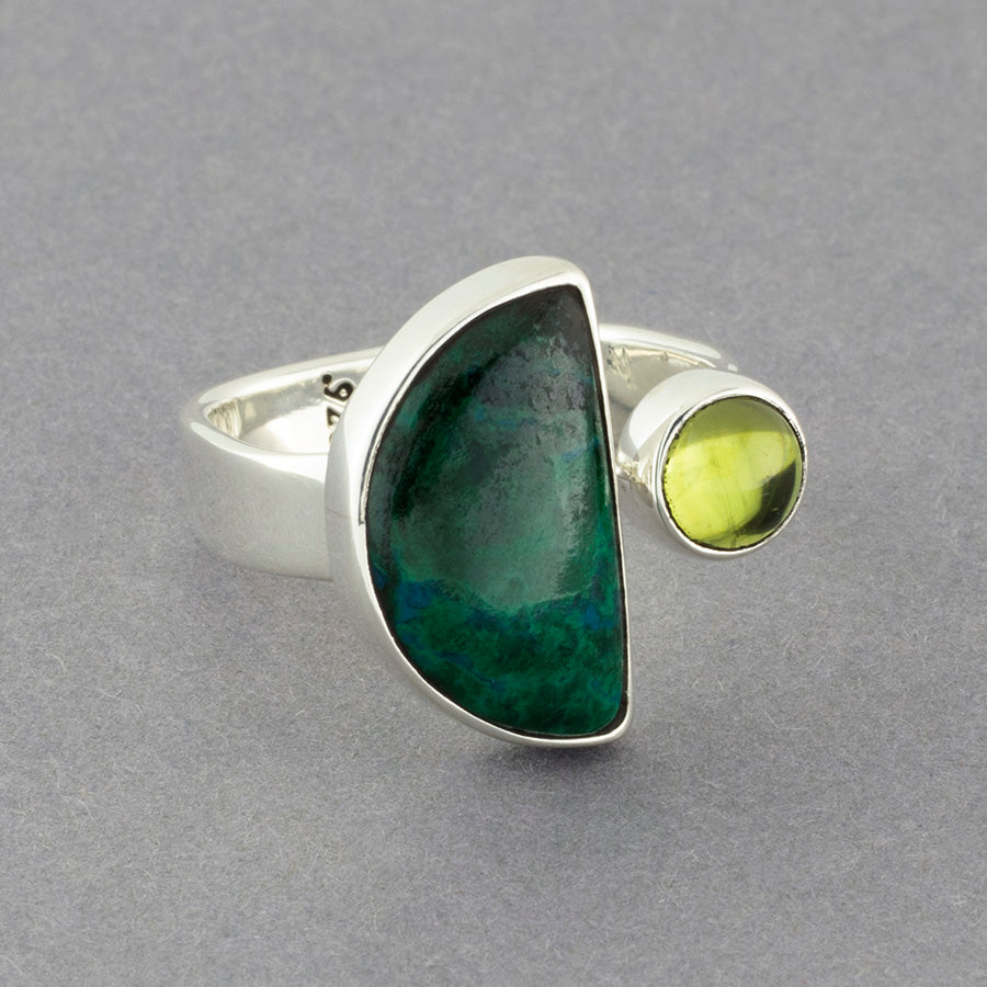 sterling silver green stone ring
